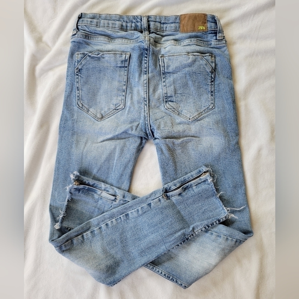 Zara light wash raw hem zipper ankle distressed skinny jeans 2 - Picture 14 of 14